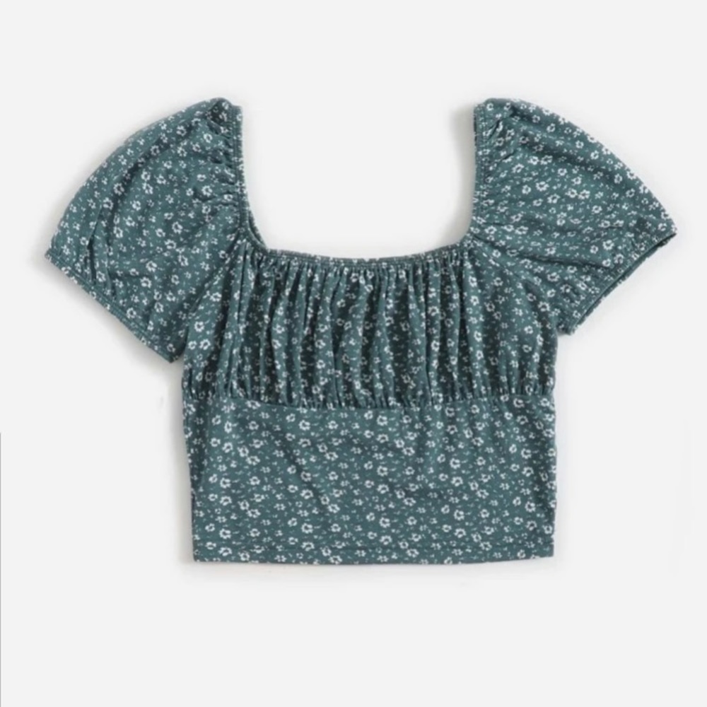 Scoop Neck Ditsy Floral Tee